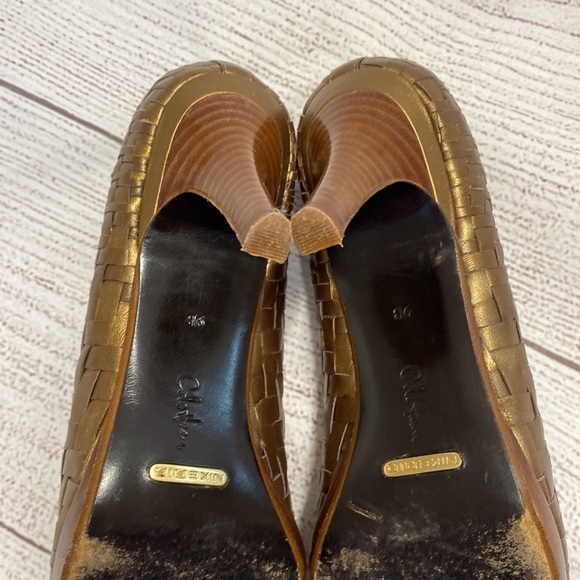 COLE HAAN GENEVIEVE TOE PUMP Muted Metallic Gold 3” Heels 0.5” Platform size 9